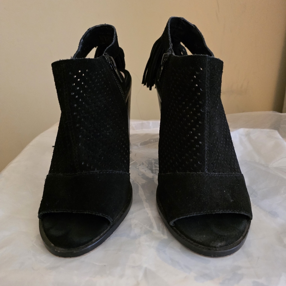 Giani Bernini Black Heels Peep-Toe Block